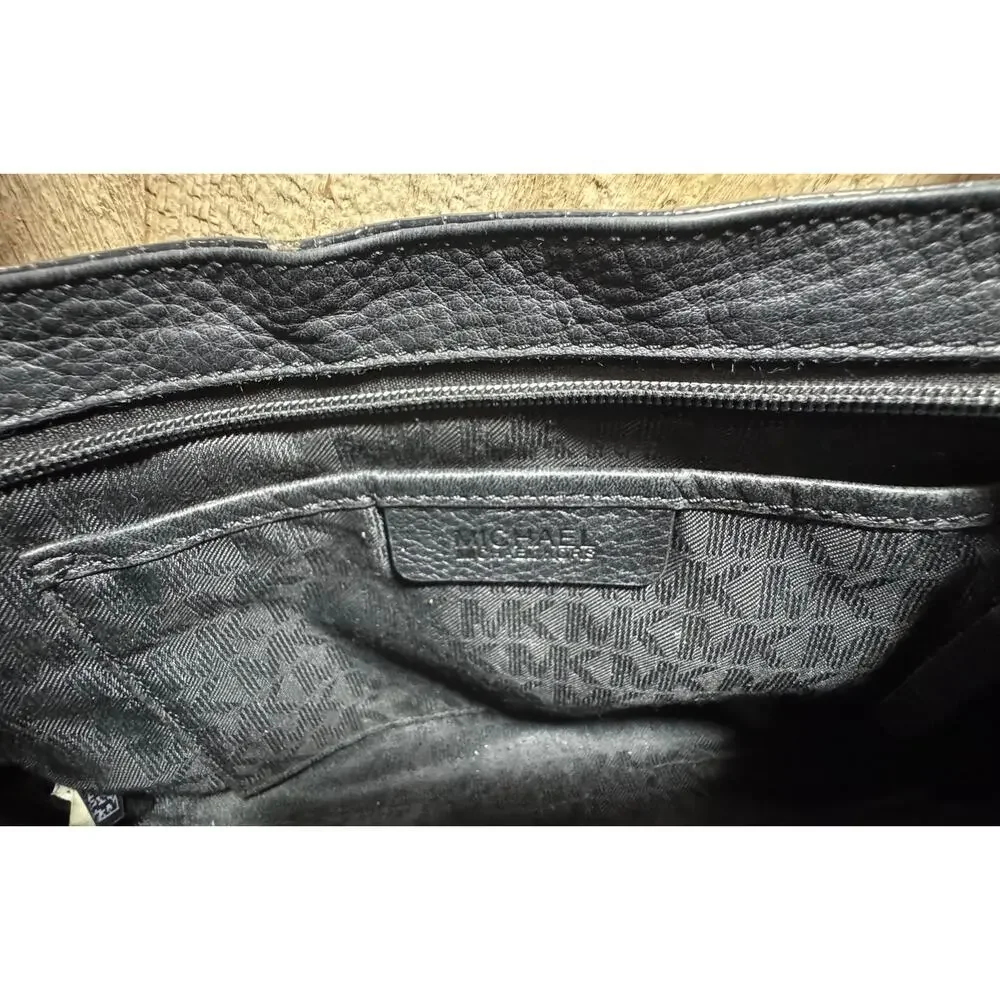 Michael Kors Black Pebbled Leather Bag Crossbody Strap Zipper Outer Pocket